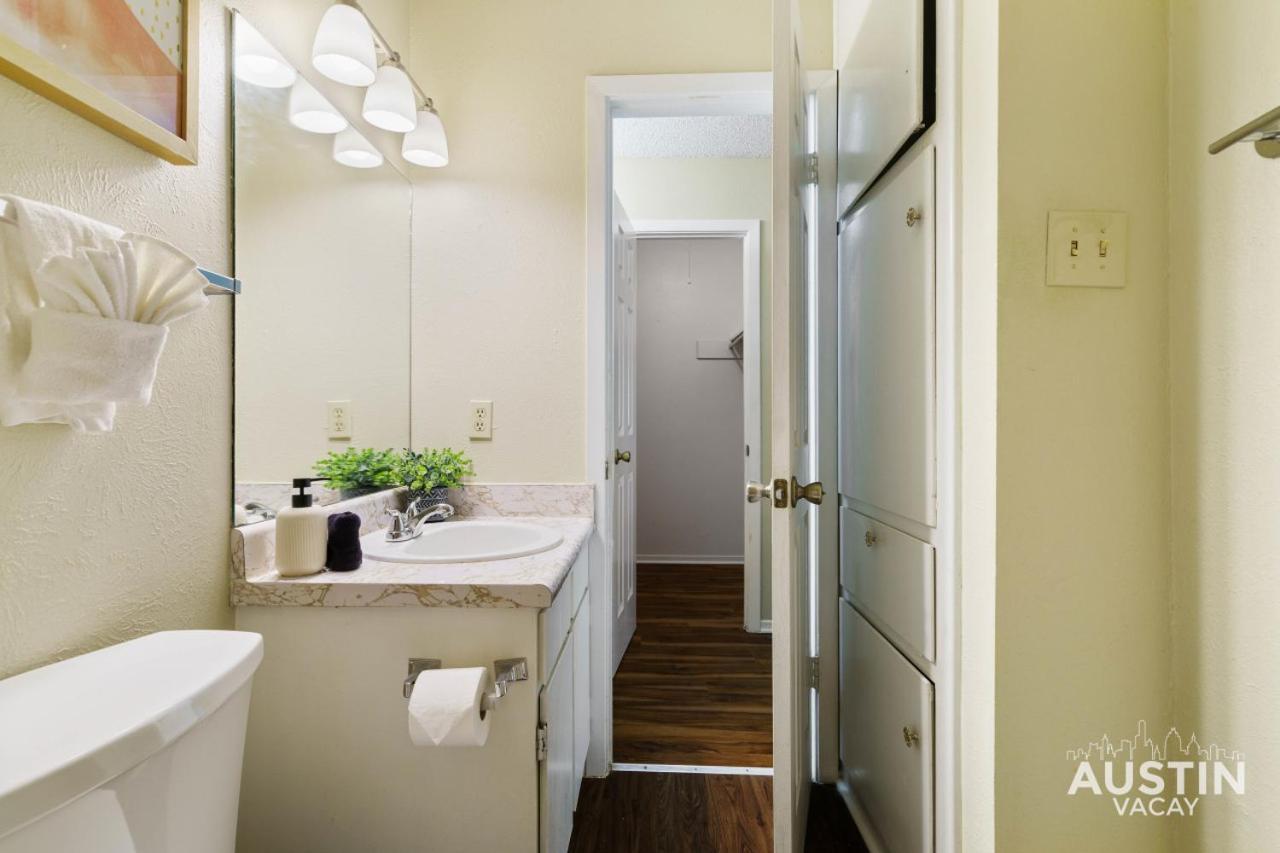 Spacious Atx Apt With Private Deck And All Essentials Austin Exterior foto